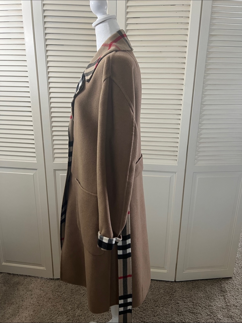 Authentic Burberry Woman’s Reversible Wool Wrap Coat. - Picture 2 of 16